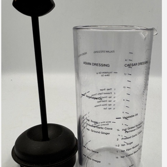 Pampered Chef Measure, Mix & Pour -Never Used - Picture 4 of 6